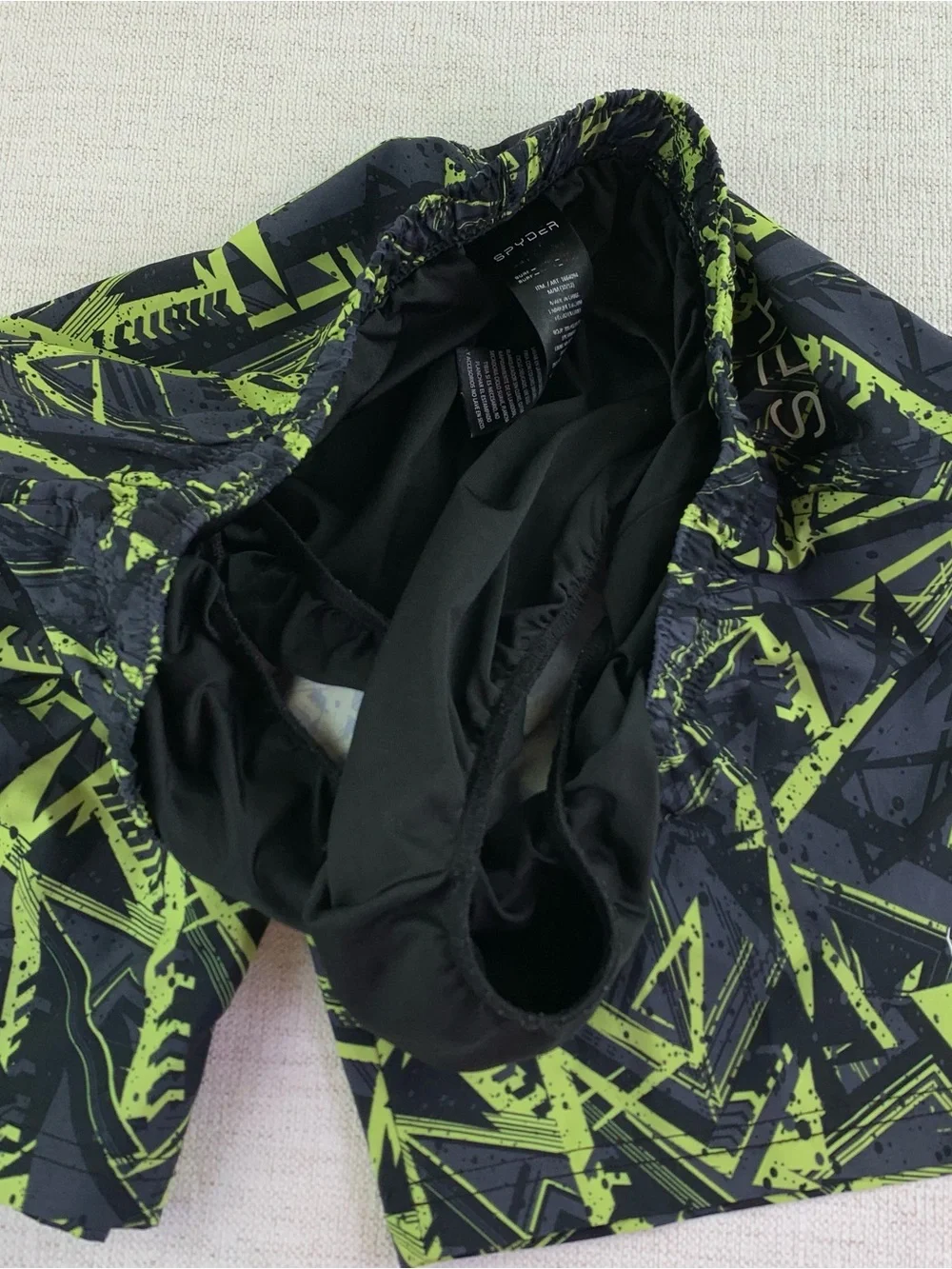 Spyder boy's Black and Neon Green Geometric print Swim Trunks size M(10-12)